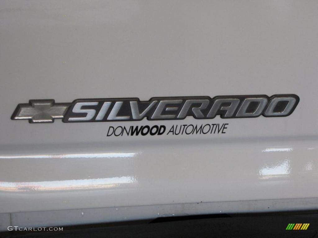2004 Silverado 1500 LS Extended Cab 4x4 - Summit White / Medium Gray photo #5