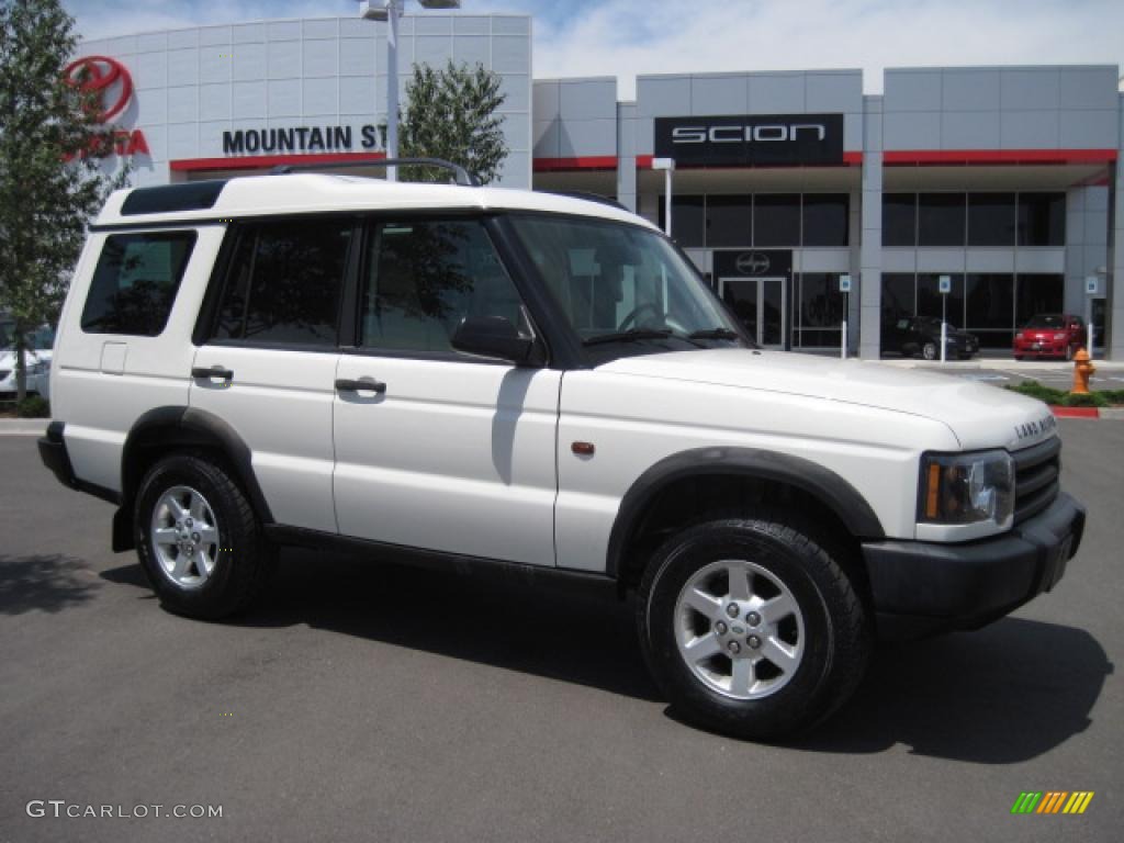 Chawton White Land Rover Discovery