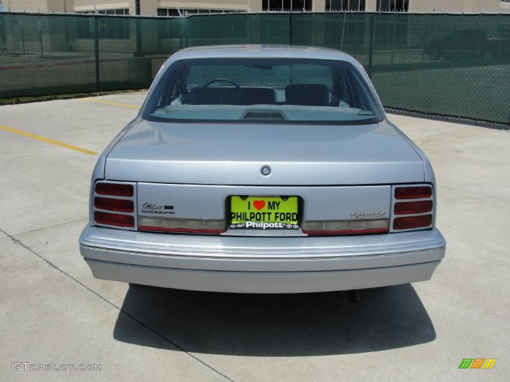 1996 Cutlass Ciera SL Sedan - Light Adriatic Blue Metallic / Blue photo #4