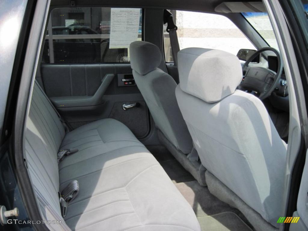 1996 oldsmobile cutlass ciera interior right side doors