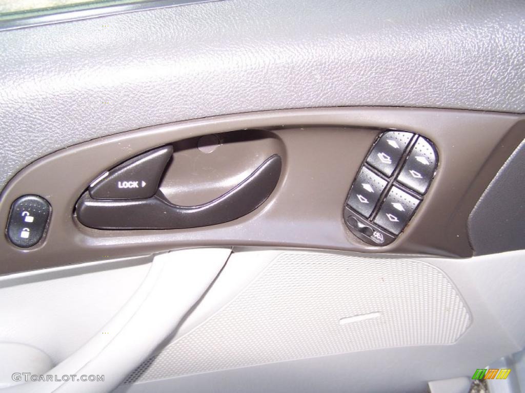 2007 Focus ZX4 SES Sedan - CD Silver Metallic / Charcoal/Light Flint photo #21