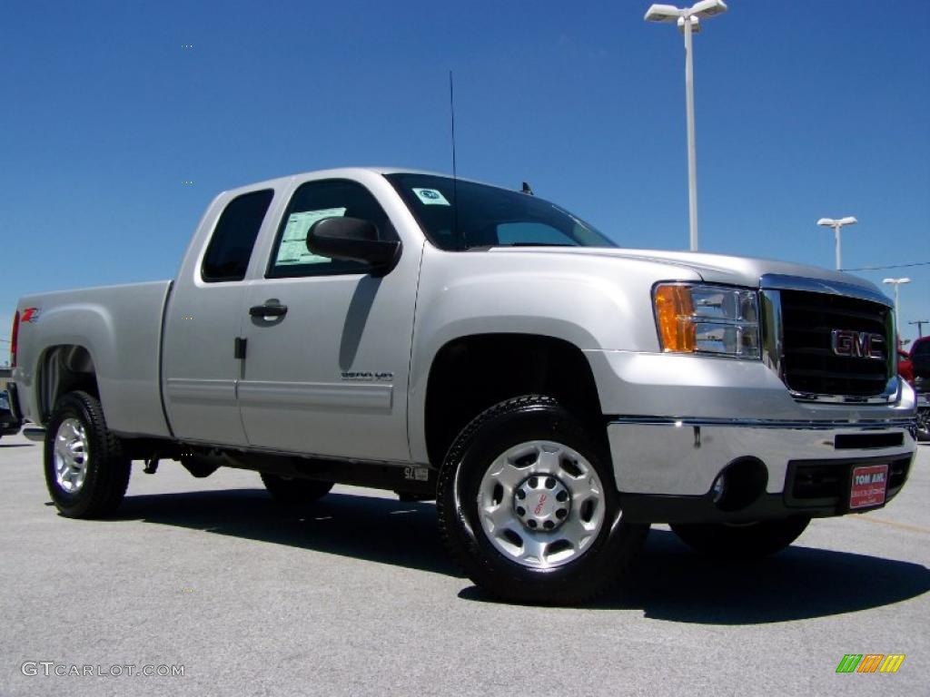 Pure Silver Metallic GMC Sierra 2500HD