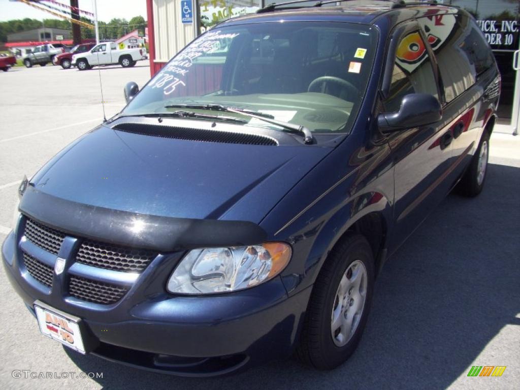 2003 Grand Caravan SE - Midnight Blue Pearl / Taupe photo #2