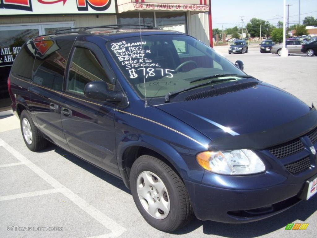 2003 Grand Caravan SE - Midnight Blue Pearl / Taupe photo #11