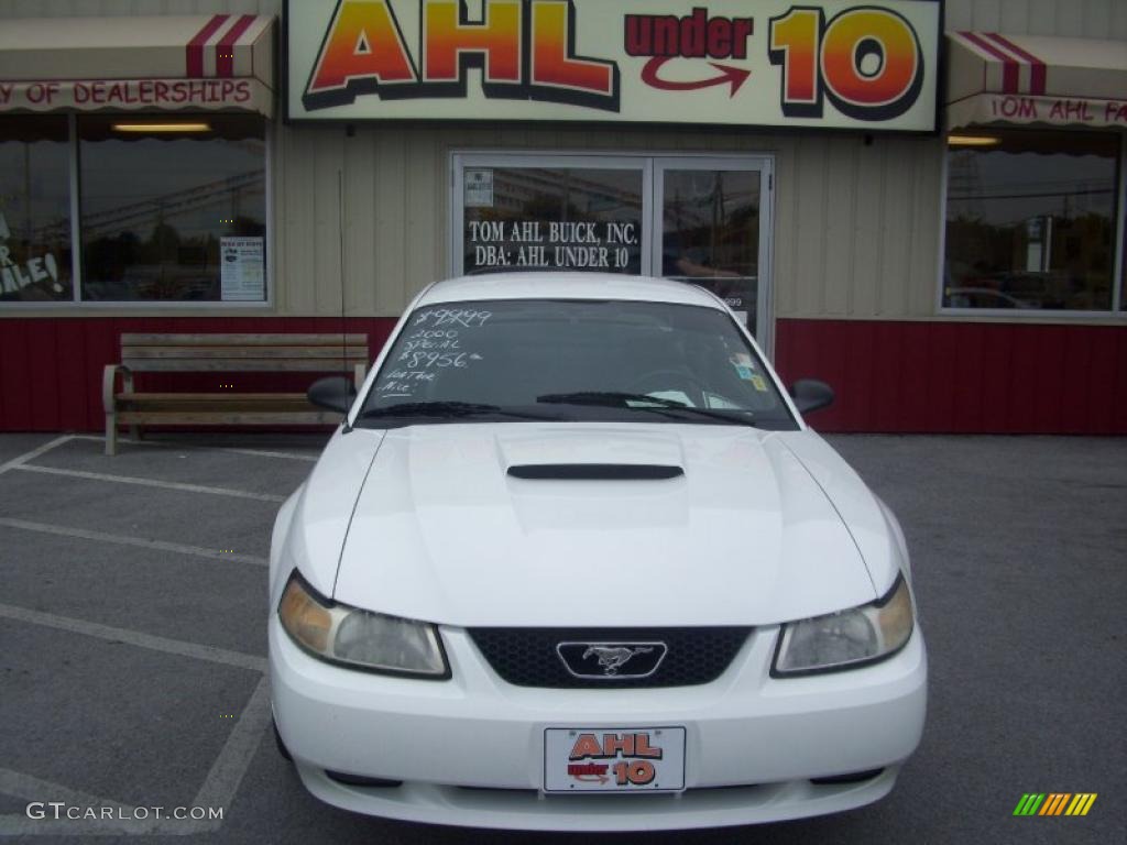 2000 Mustang GT Coupe - Crystal White / Dark Charcoal photo #1