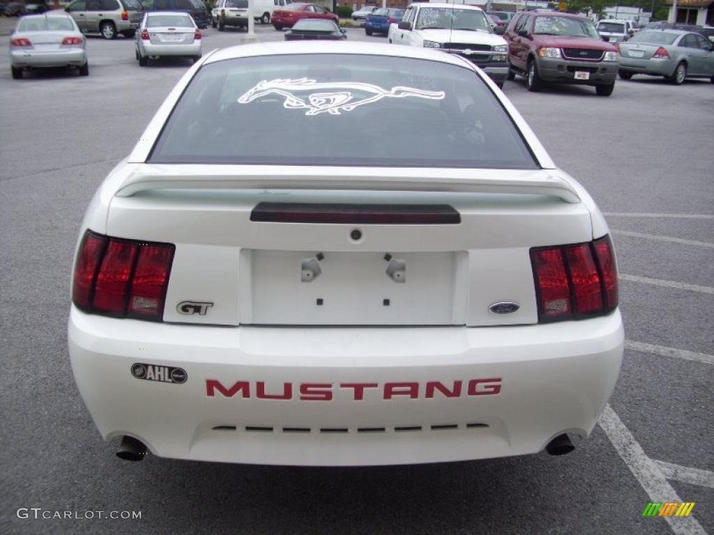 2000 Mustang GT Coupe - Crystal White / Dark Charcoal photo #13