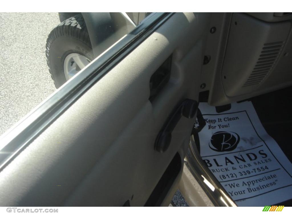 2004 Wrangler X 4x4 - Light Khaki Metallic / Dark Slate Gray photo #25