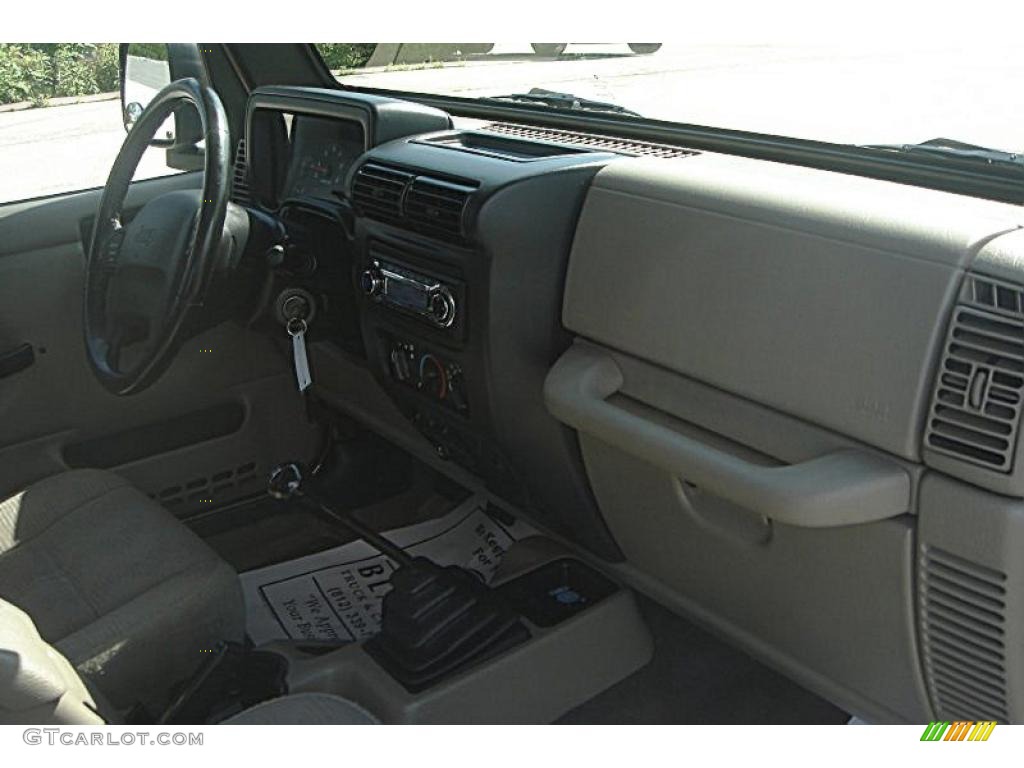 2004 Wrangler X 4x4 - Light Khaki Metallic / Dark Slate Gray photo #40