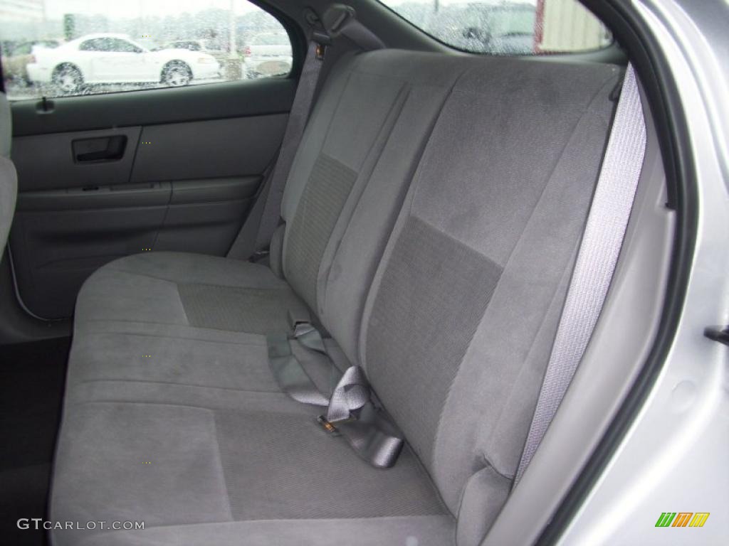 2004 Ford Taurus SE Wagon Rear Seat Photos
