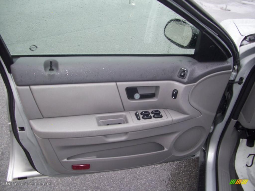 2004 Ford Taurus SE Wagon Medium Graphite Door Panel Photo #31297891