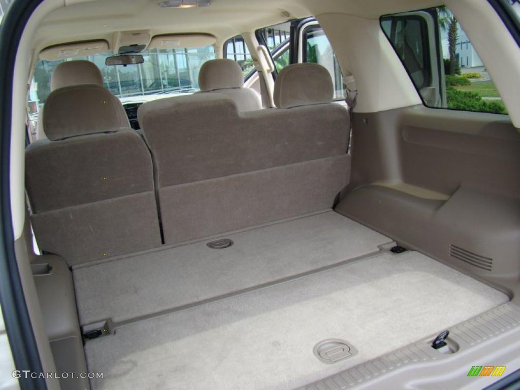 2005 Explorer XLT - Pueblo Gold Metallic / Medium Parchment photo #14