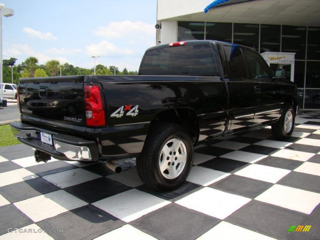 2005 Silverado 1500 LS Extended Cab 4x4 - Black / Dark Charcoal photo #7