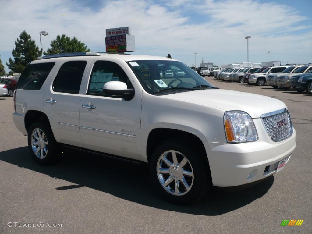 2010 Yukon Denali AWD - Summit White / Light Tan photo #1