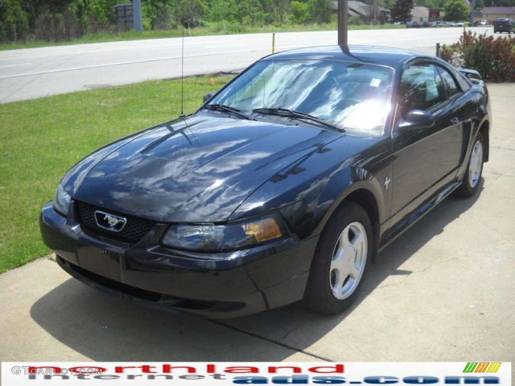 2003 Mustang V6 Coupe - Black / Dark Charcoal photo #13