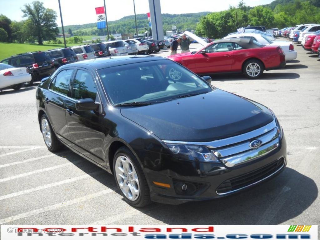 2010 Fusion SE - Tuxedo Black Metallic / Charcoal Black photo #4