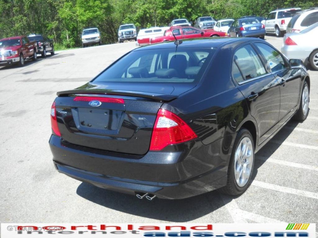 2010 Fusion SE - Tuxedo Black Metallic / Charcoal Black photo #6