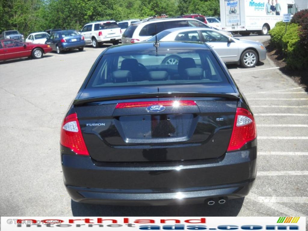 2010 Fusion SE - Tuxedo Black Metallic / Charcoal Black photo #7