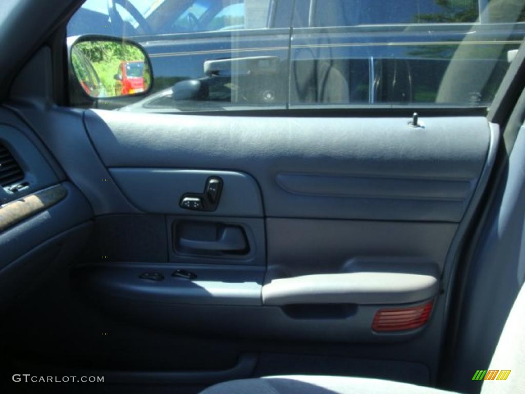2000 Crown Victoria LX Sedan - Light Blue Metallic / Dark Denim Blue photo #12