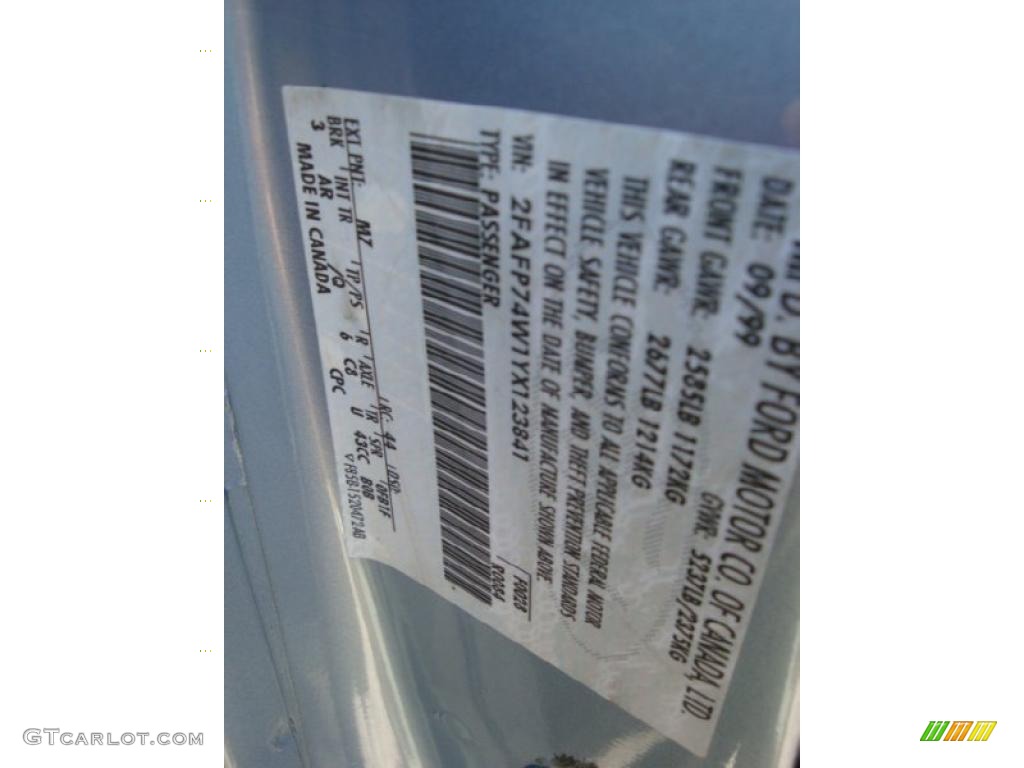 2000 Crown Victoria LX Sedan - Light Blue Metallic / Dark Denim Blue photo #14