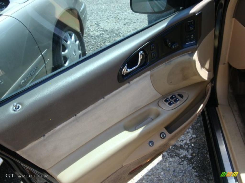 1997 Continental  - Black Clearcoat / Light Parchment photo #10