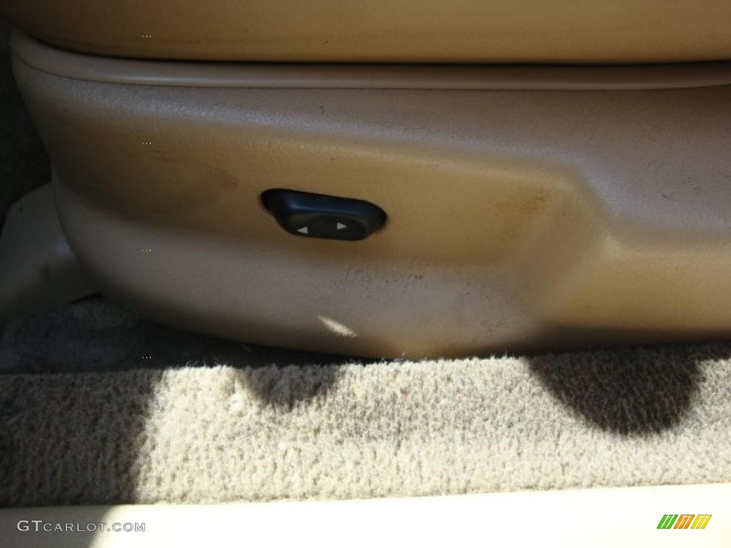 1997 Continental  - Black Clearcoat / Light Parchment photo #11