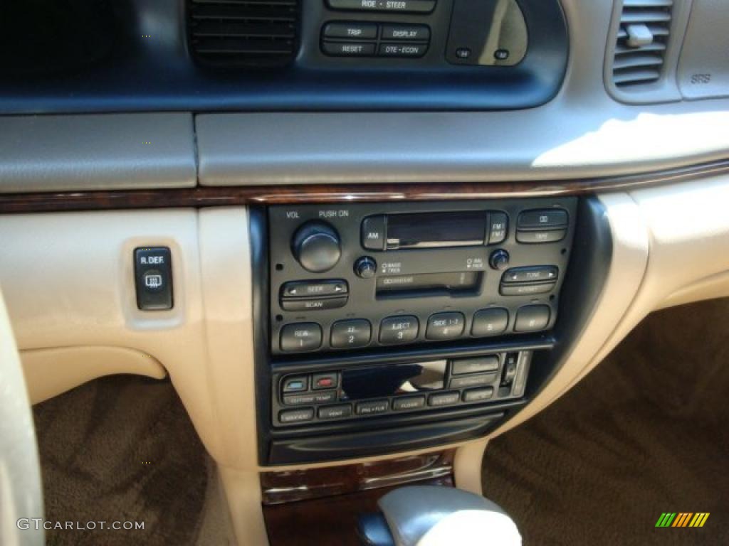 1997 Continental  - Black Clearcoat / Light Parchment photo #13