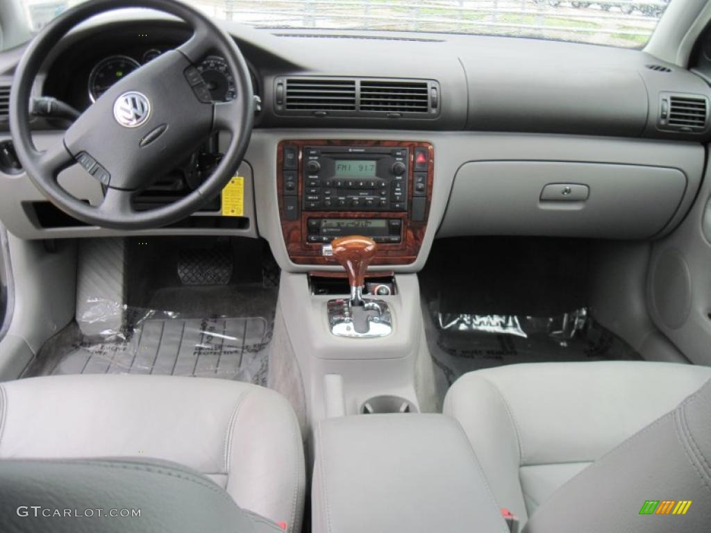 2003 Passat GLX 4Motion Wagon - Blue Anthracite Pearl / Grey photo #10