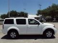 2007 Avalanche White Nissan Pathfinder SE  photo #10