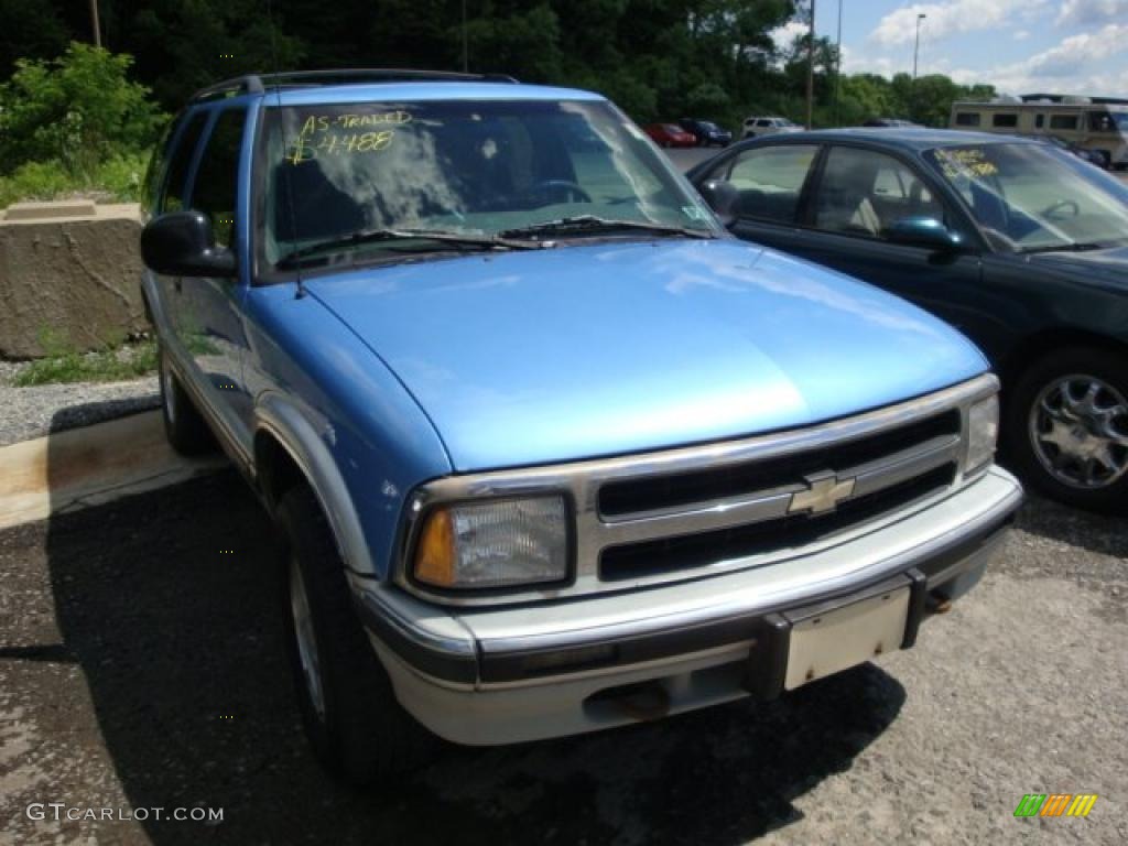 Indigo Blue Metallic Chevrolet Blazer