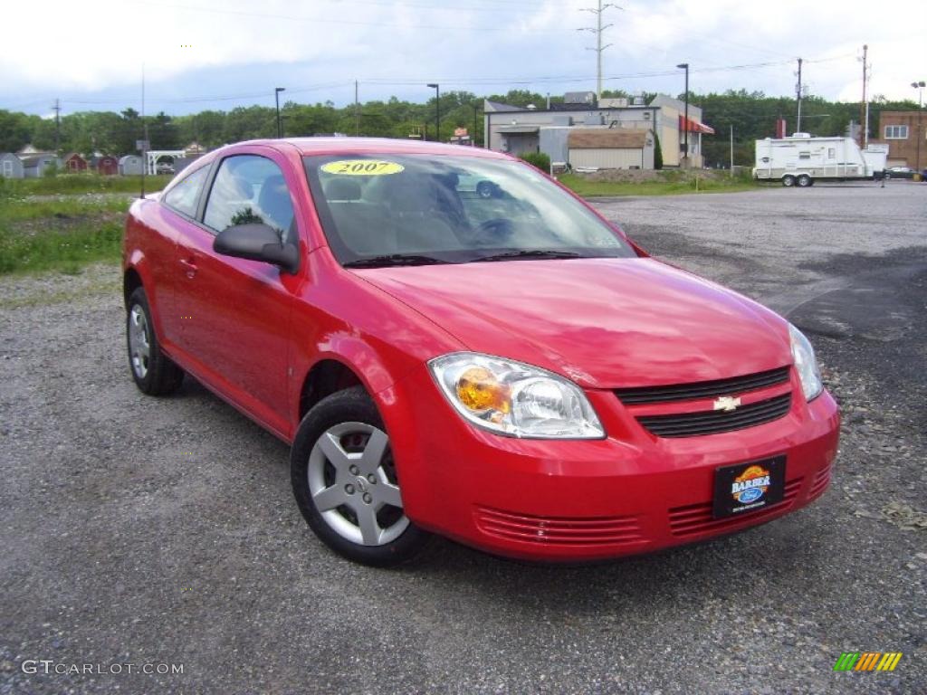 2007 Cobalt LS Coupe - Victory Red / Gray photo #3