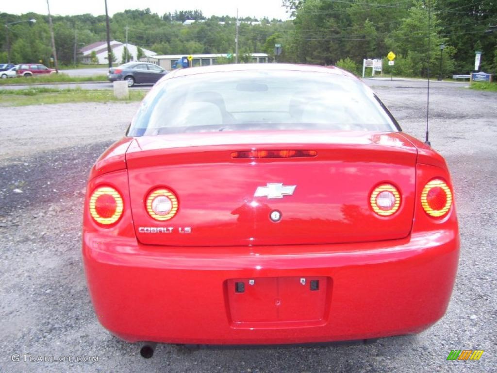 2007 Cobalt LS Coupe - Victory Red / Gray photo #6