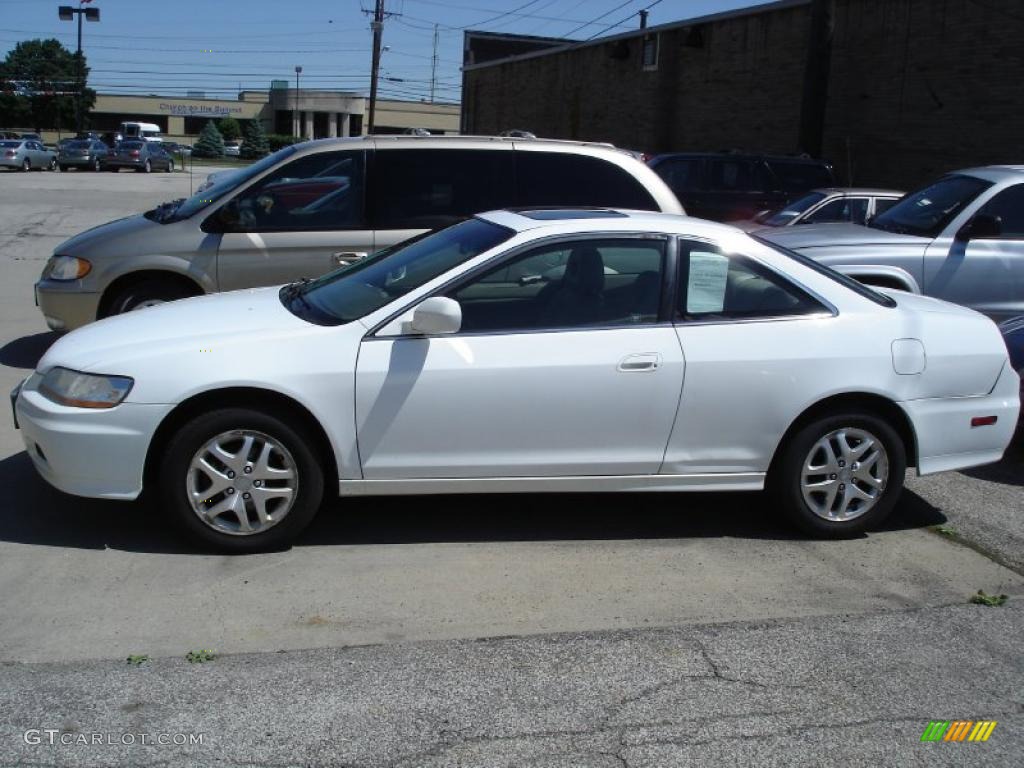 2002 Accord EX V6 Coupe - Taffeta White / Ivory photo #3