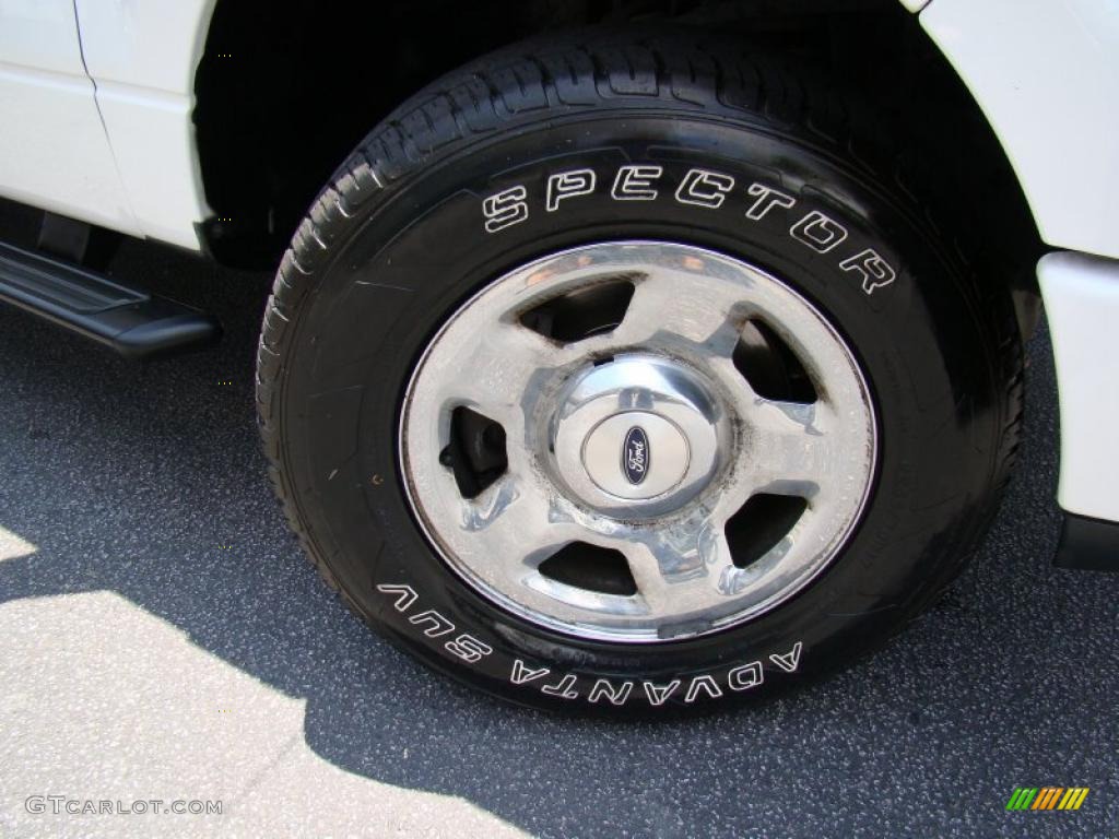 2005 F150 STX SuperCab 4x4 - Oxford White / Medium Flint Grey photo #26