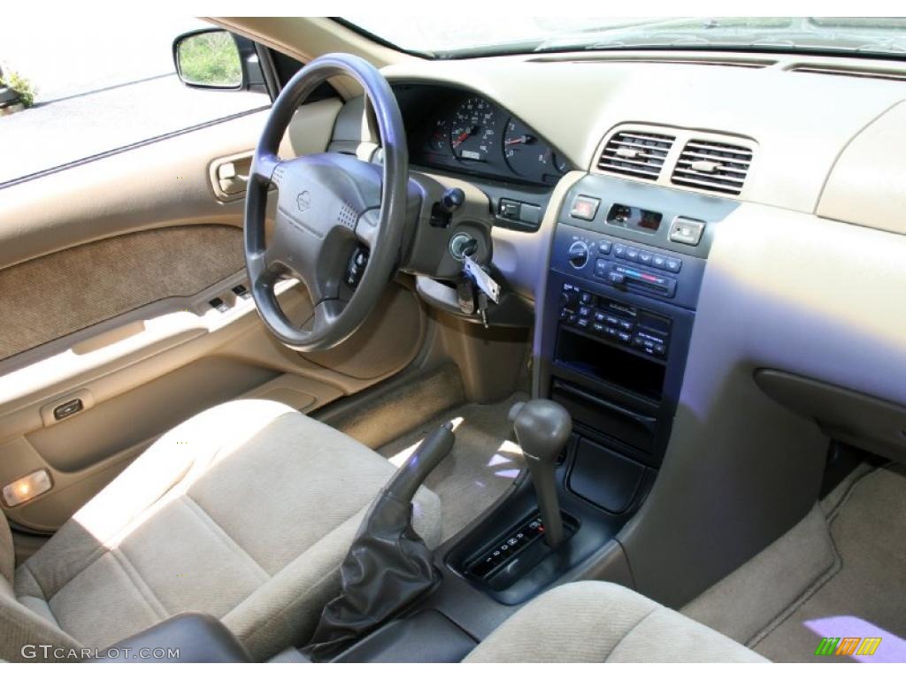 1998 Maxima GLE - Cypress Pearl Metallic / Beige photo #17