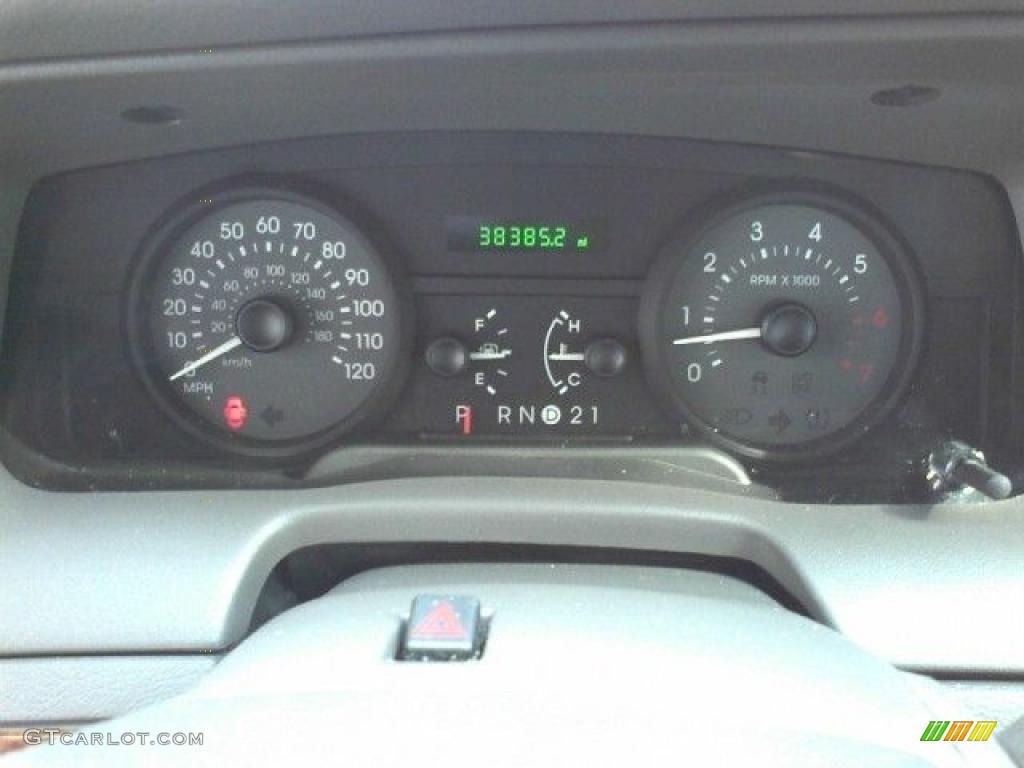 2006 Grand Marquis GS - Silver Birch Metallic / Medium Light Stone photo #9