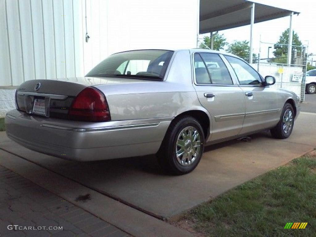 2006 Grand Marquis GS - Silver Birch Metallic / Medium Light Stone photo #16