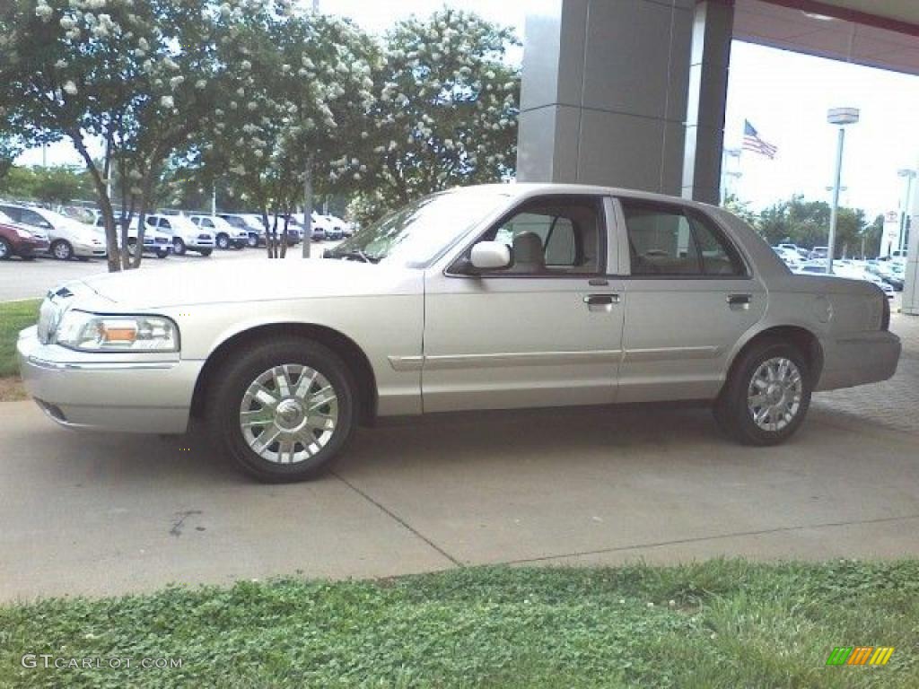 2006 Grand Marquis GS - Silver Birch Metallic / Medium Light Stone photo #18