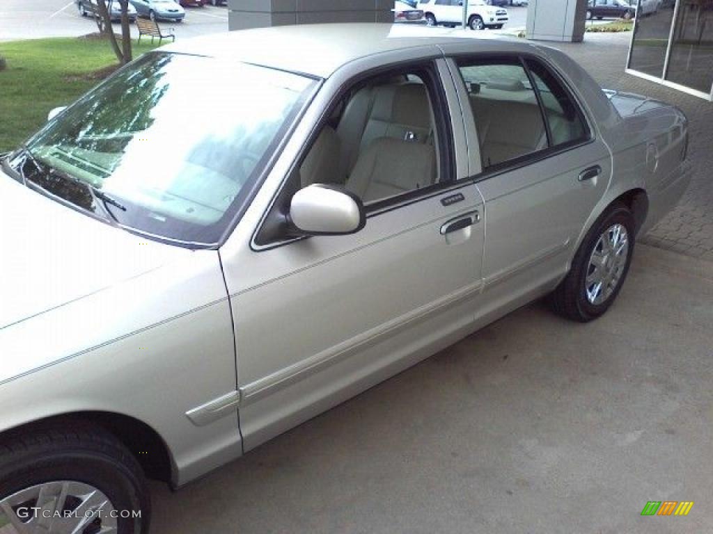 2006 Grand Marquis GS - Silver Birch Metallic / Medium Light Stone photo #20