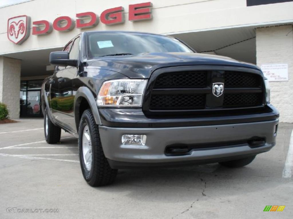 Brilliant Black Crystal Pearl Dodge Ram 1500