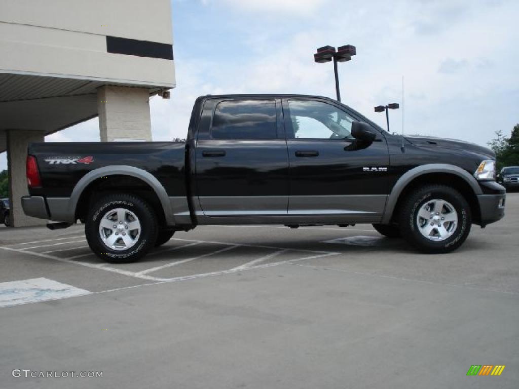 2010 Ram 1500 TRX4 Crew Cab 4x4 - Brilliant Black Crystal Pearl / Light Pebble Beige/Bark Brown photo #2