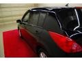 Super Black - Versa 1.8 SL Hatchback Photo No. 9
