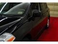 Super Black - Versa 1.8 SL Hatchback Photo No. 12
