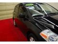 Super Black - Versa 1.8 SL Hatchback Photo No. 14