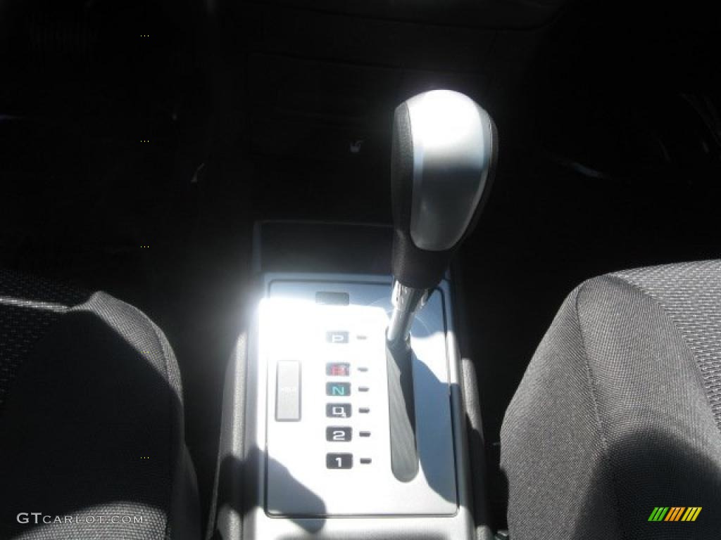 2010 Aveo LT Sedan - Summit White / Charcoal photo #9