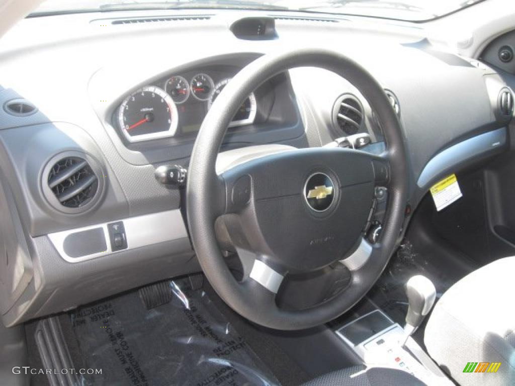 2010 Aveo LT Sedan - Summit White / Charcoal photo #11