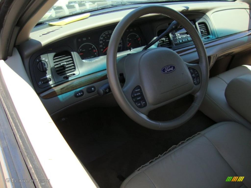 2003 Crown Victoria LX - Arizona Beige Metallic / Medium Parchment photo #12