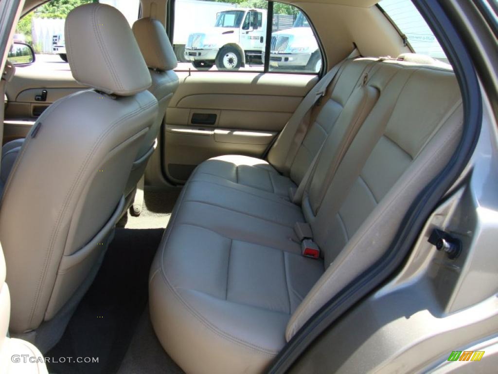 2003 Crown Victoria LX - Arizona Beige Metallic / Medium Parchment photo #25