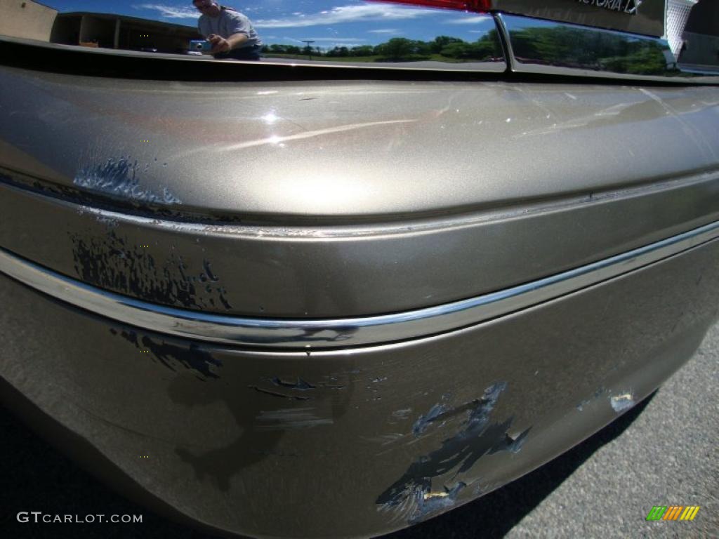 2003 Crown Victoria LX - Arizona Beige Metallic / Medium Parchment photo #29