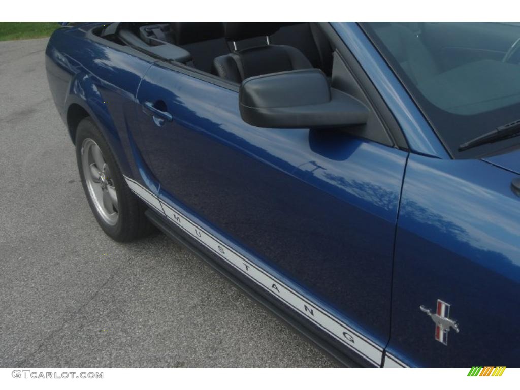 2006 Mustang V6 Premium Convertible - Vista Blue Metallic / Dark Charcoal photo #13