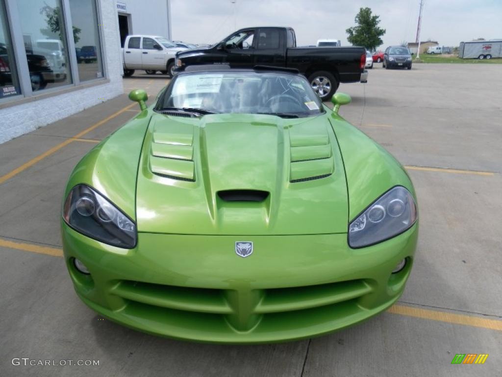 2010 Viper SRT10 - Viper Snakeskin Green Pearl / Black photo #2